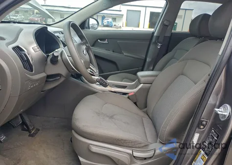 2016 Kia Sportage Lx z USA, uszkodzony, nr VIN KNDPB3AC2G7813747